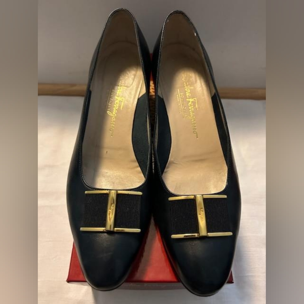 Salvatore Ferragamo Navy Blue Pump. 9.5 medium. 2 inch heel